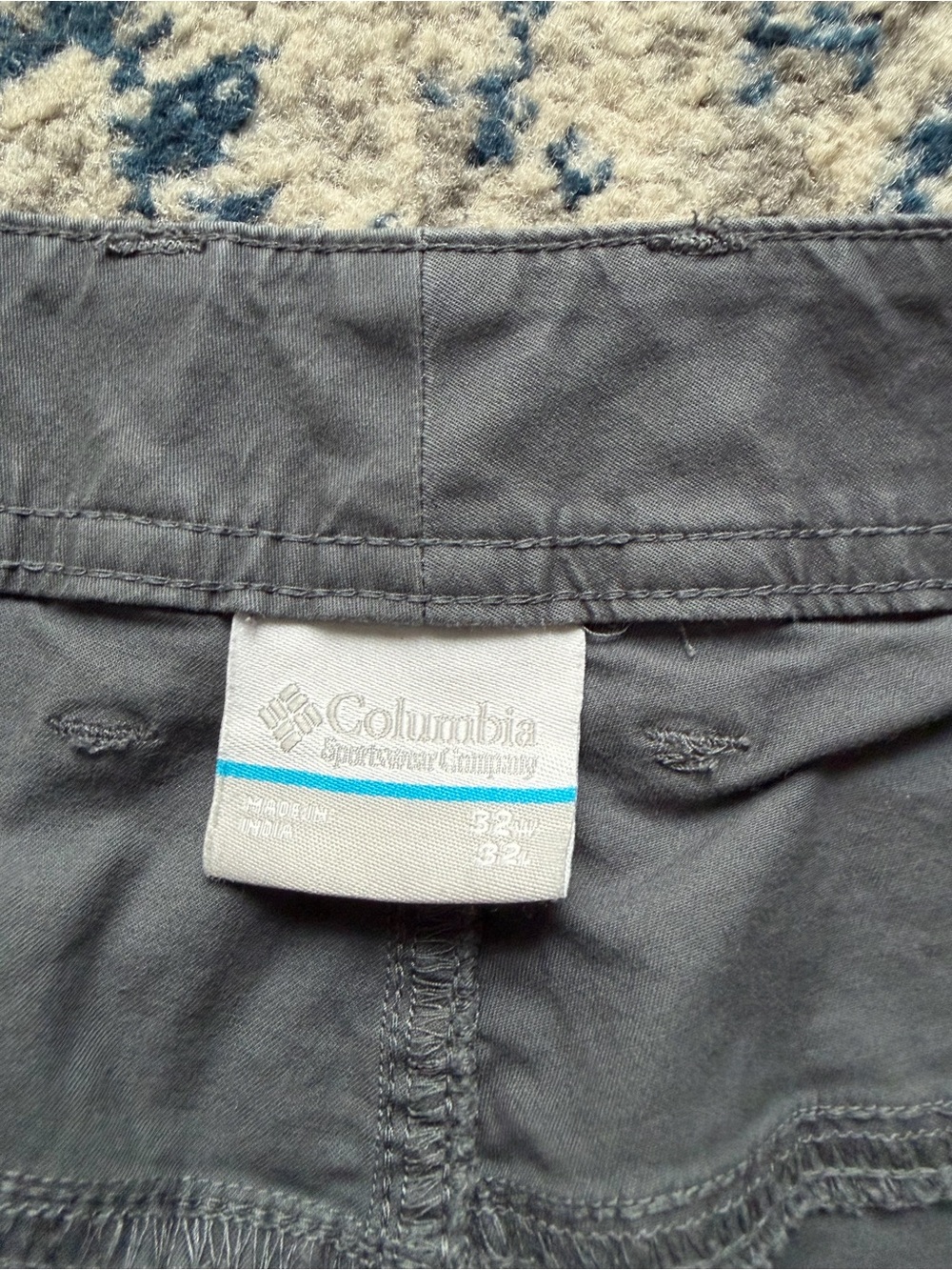 Columbia Hiking Pants - Picture 3 of 6